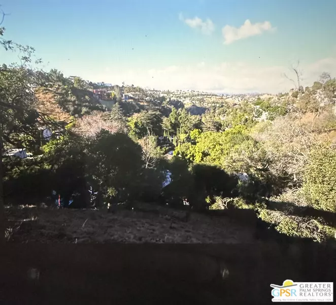 8435 Grand View Dr DR, Los Angeles, CA 90046