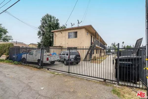 Los Angeles, CA 90003,9823 S Main ST