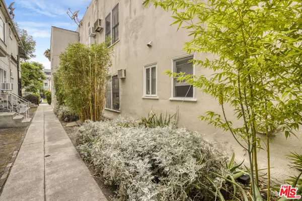 Los Angeles, CA 90036,614 Hauser BLVD