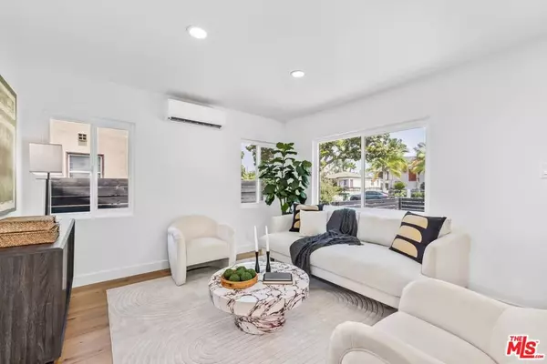 Los Angeles, CA 90039,3032 La Clede AVE