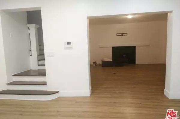 Los Angeles, CA 90038,5642 La Mirada AVE #1