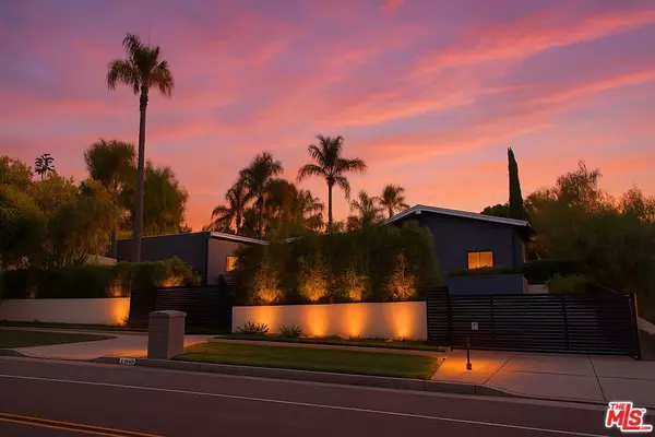 Los Angeles, CA 90046,8400 Mulholland DR