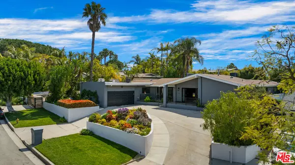 8400 Mulholland DR, Los Angeles, CA 90046