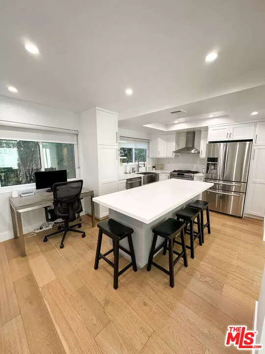 Santa Monica, CA 90403,910 19th ST #101