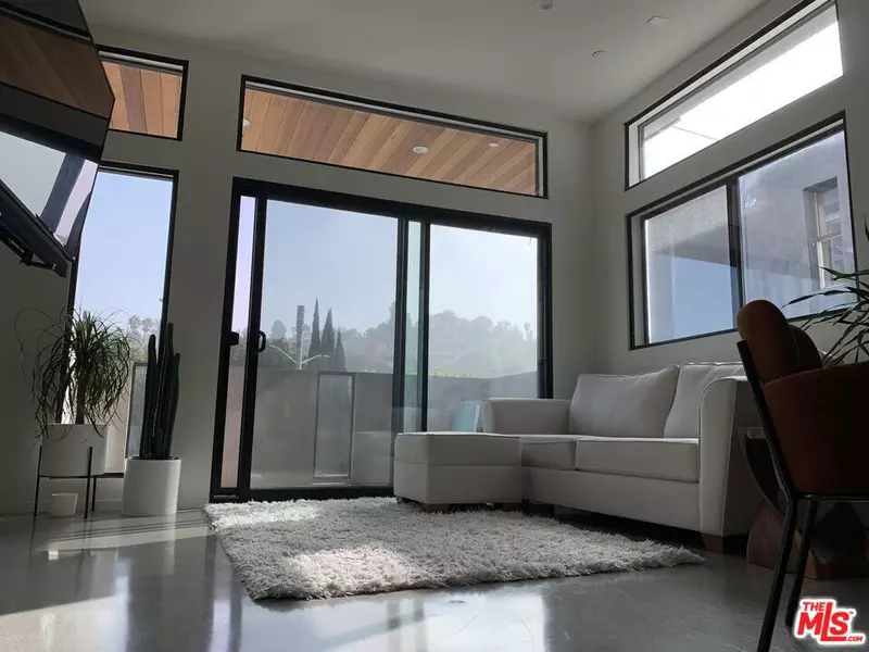 2241 Hyperion AVE #6, Los Angeles, CA 90027
