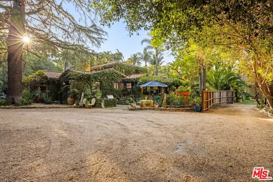 14957 Valley Vista BLVD, Sherman Oaks, CA 91403