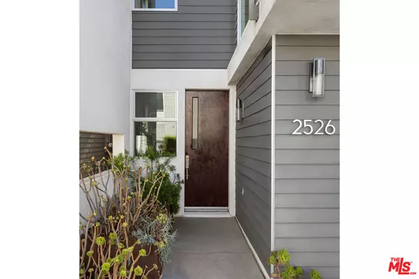 Los Angeles, CA 90039,2526 N Via Artis AVE