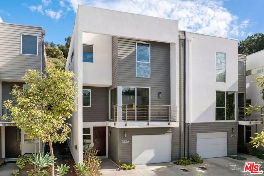 2526 N Via Artis AVE, Los Angeles, CA 90039