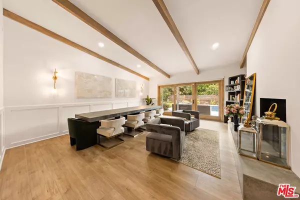 Woodland Hills, CA 91367,24221 Aetna ST