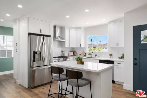 North Hollywood, CA 91605,7045 Varna AVE