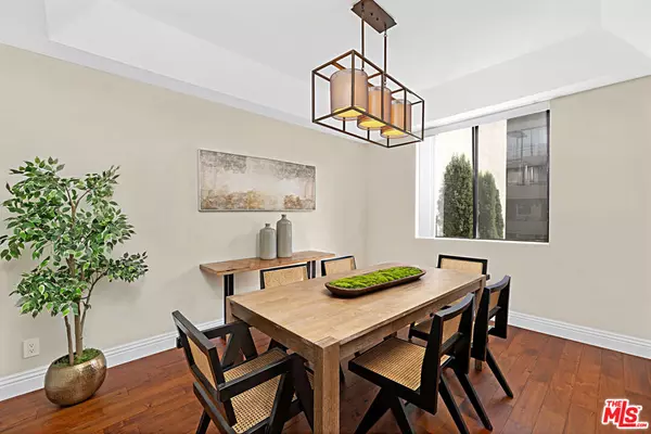 West Hollywood, CA 90069,8455 Fountain AVE #409