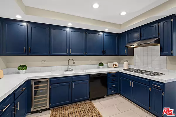 West Hollywood, CA 90069,8455 Fountain AVE #409