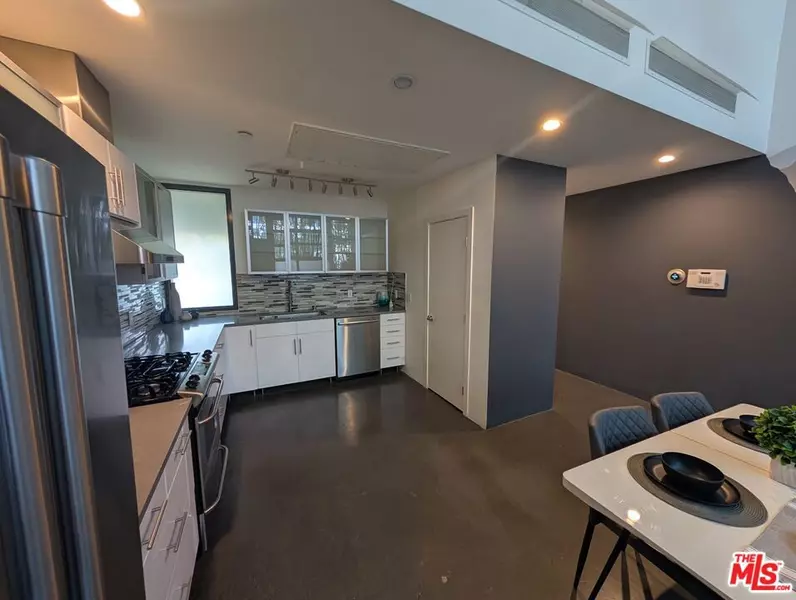 1455 N Bronson AVE #4, Los Angeles, CA 90028