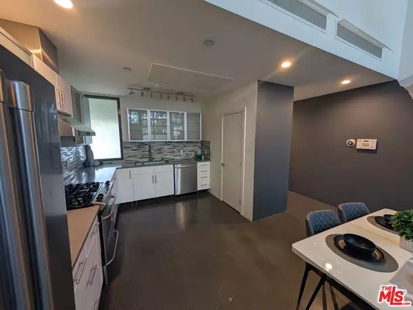 1455 N Bronson AVE #4, Los Angeles, CA 90028