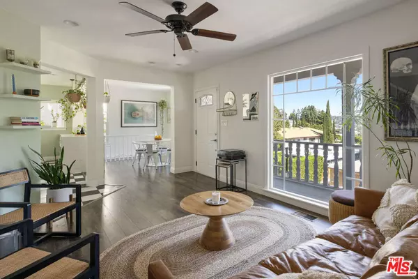 Los Angeles, CA 90039,2321 Lake View AVE