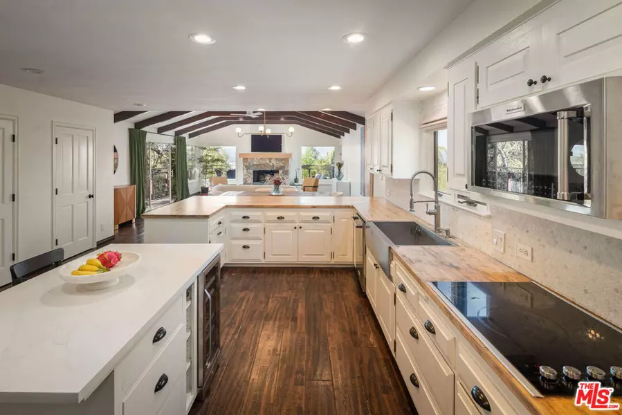 4713 N Bedel ST, Woodland Hills, CA 91364