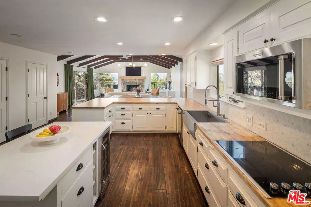 Woodland Hills, CA 91364,4713 N Bedel ST
