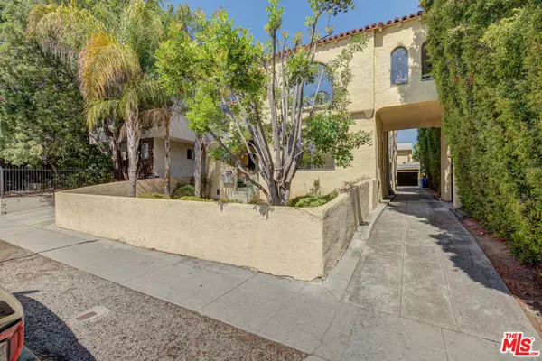 Los Angeles, CA 90027,4427 Finley