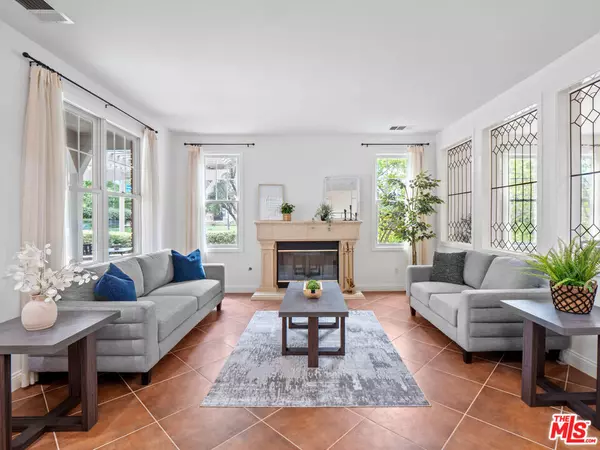 Valencia, CA 91381,25679 Smoketree LN