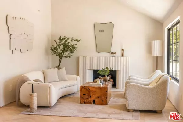 8353 Sunset View DR, Los Angeles, CA 90069