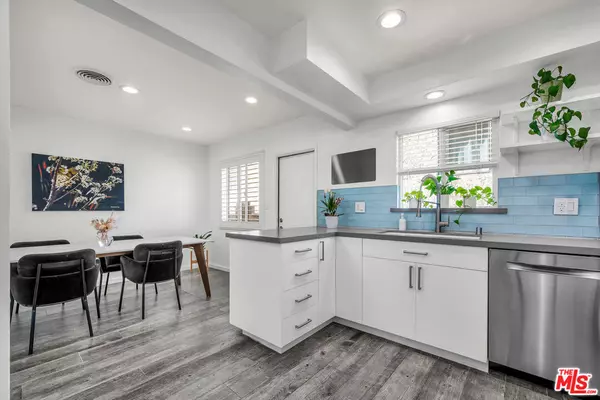 Sherman Oaks, CA 91423,14238 Dickens ST #4