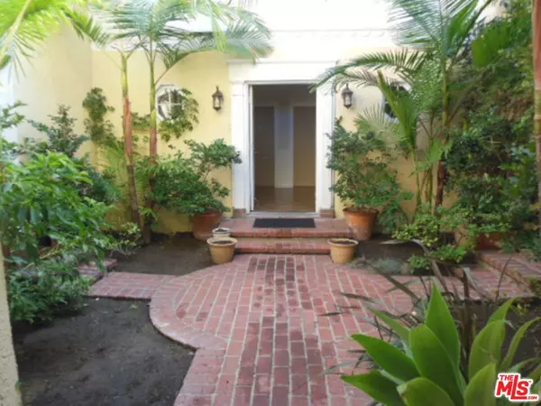 Los Angeles, CA 90069,9066 Shoreham DR ## 1