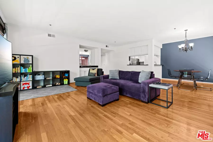 1401 S Bentley AVE #202, Los Angeles, CA 90025