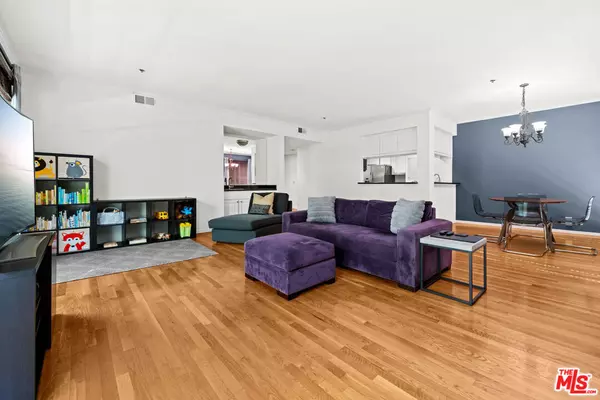 1401 S Bentley AVE #202, Los Angeles, CA 90025