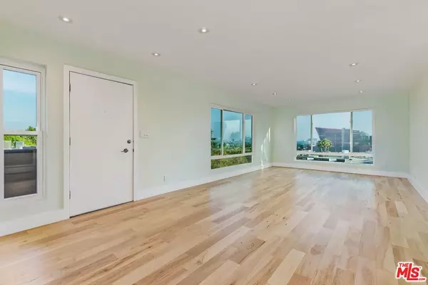970 Palm AVE #300, West Hollywood, CA 90069