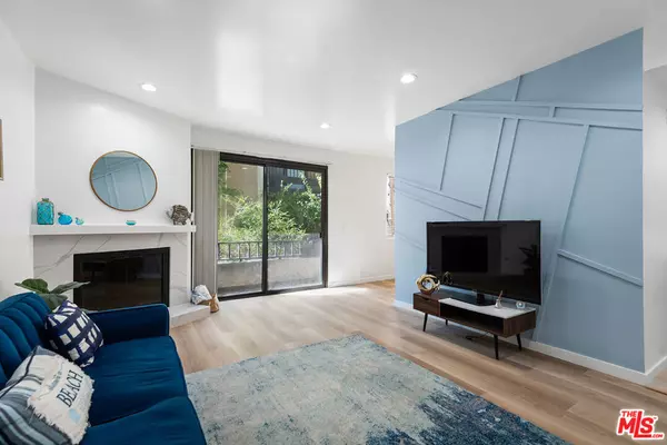 Playa Del Rey, CA 90293,8110 Manitoba ST #109
