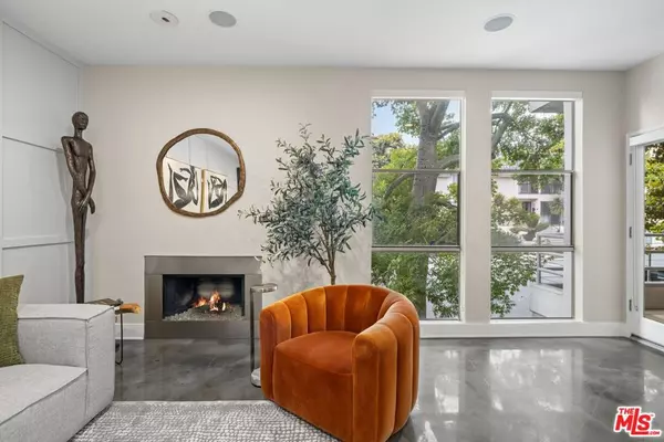 West Hollywood, CA 90069,964 Hancock AVE #103