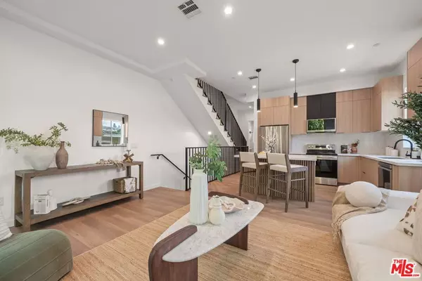 Los Angeles, CA 90057,257 1/2 S Park View ST