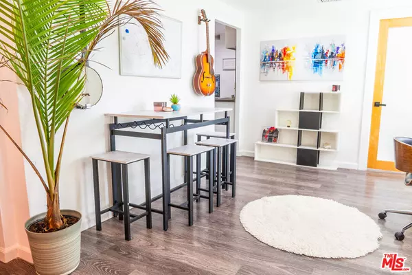 Los Angeles, CA 90026,346 Laveta Ter #1