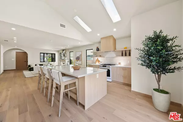 Sherman Oaks, CA 91411,14742 Weddington ST