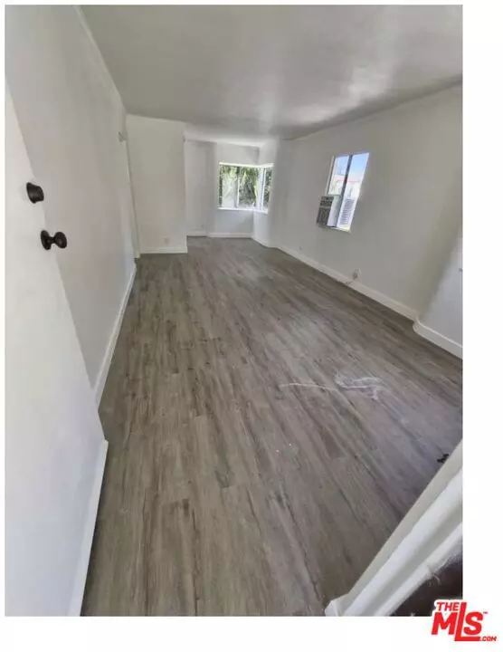 Los Angeles, CA 90064,10504 Ayres Avenue