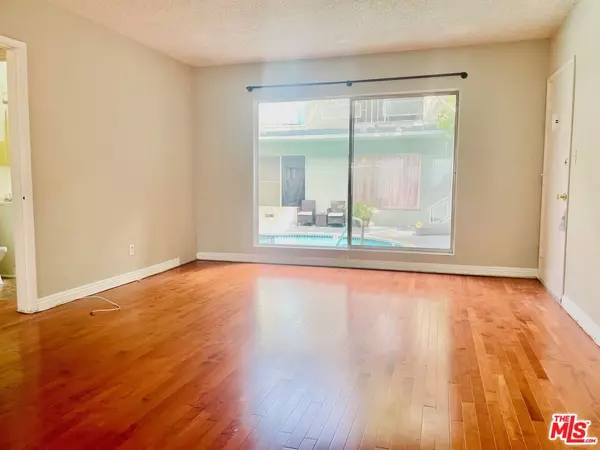 West Hollywood, CA 90069,941 N San Vicente BLVD #2