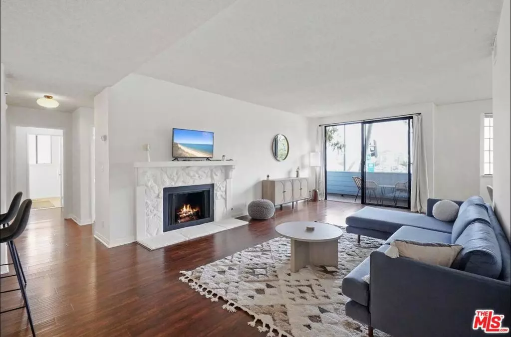 Marina Del Rey, CA 90292,310 Tahiti WAY #201