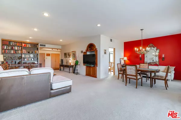 Sherman Oaks, CA 91423,4454 Ventura Canyon AVE #105
