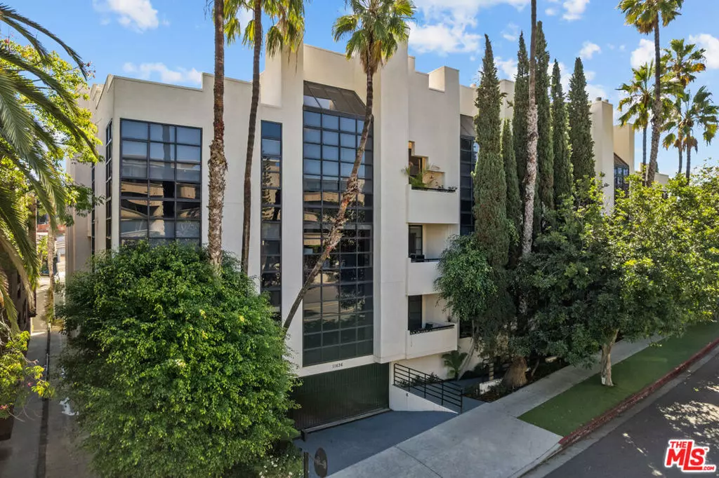 Los Angeles, CA 90049,11636 Montana AVE #107