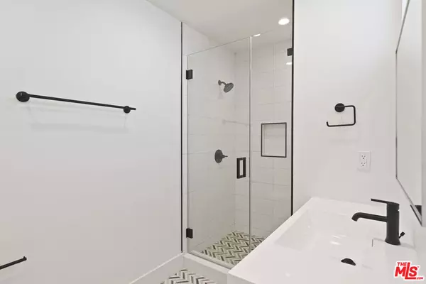 Beverly Hills, CA 90212,153 S Palm DR #PH