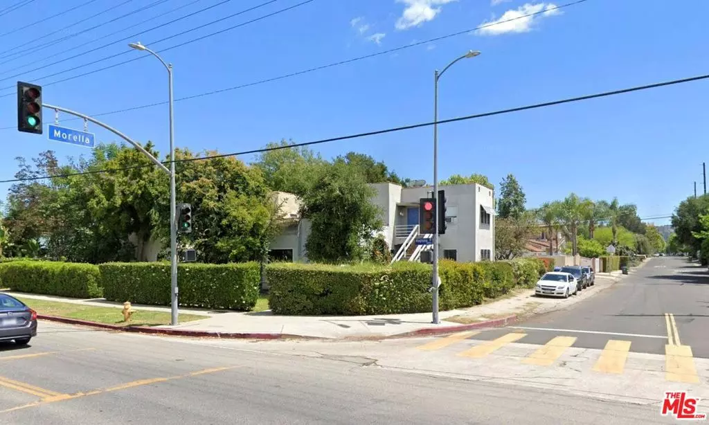 Valley Village, CA 91607,11758 11752 Magnolia BLVD