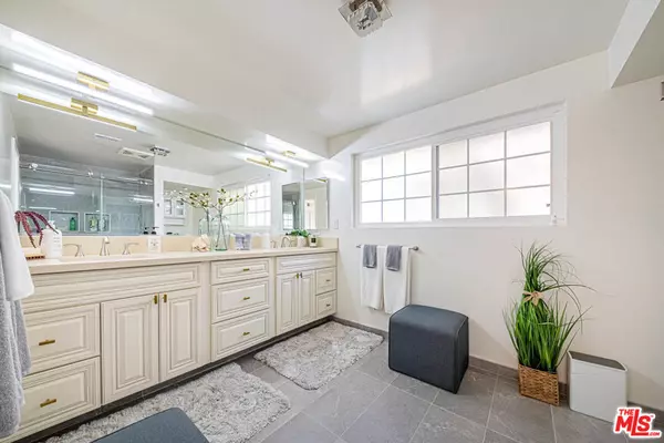 La Crescenta, CA 91214,2620 Sea Pine LN