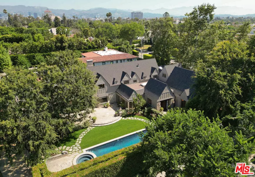 143 S Muirfield DR, Los Angeles, CA 90004