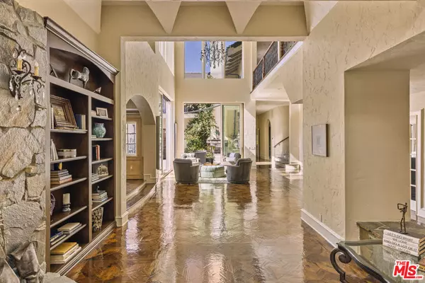 Hidden Hills, CA 91302,25163 Jim Bridger RD