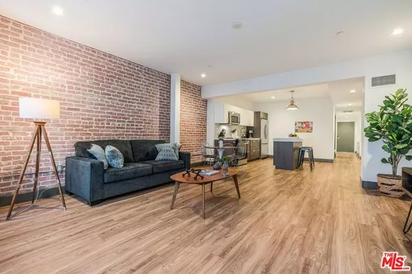 Los Angeles, CA 90015,932 S Hill ST #406