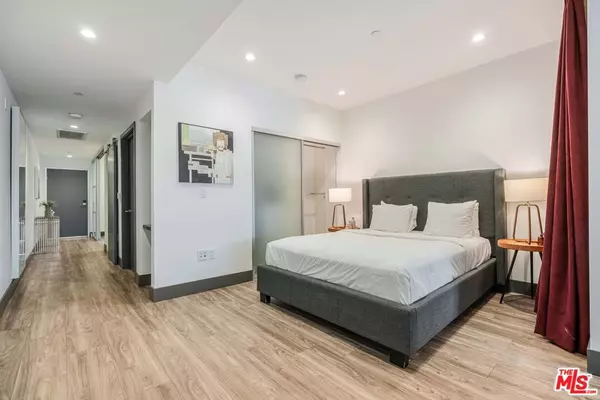 Los Angeles, CA 90015,932 S Hill ST #404