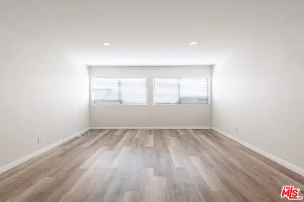 Los Angeles, CA 90004,532 N Rossmore AVE #312