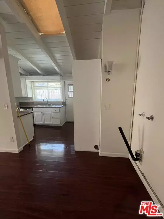 Reseda, CA 91335,8227 LINDLEY AVE