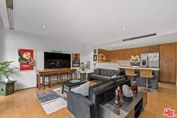 Los Angeles, CA 90067,2160 Century Pkwy #104N