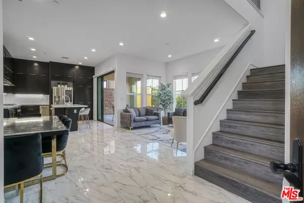 Porter Ranch, CA 91326,20818 W Bur Oak CIR